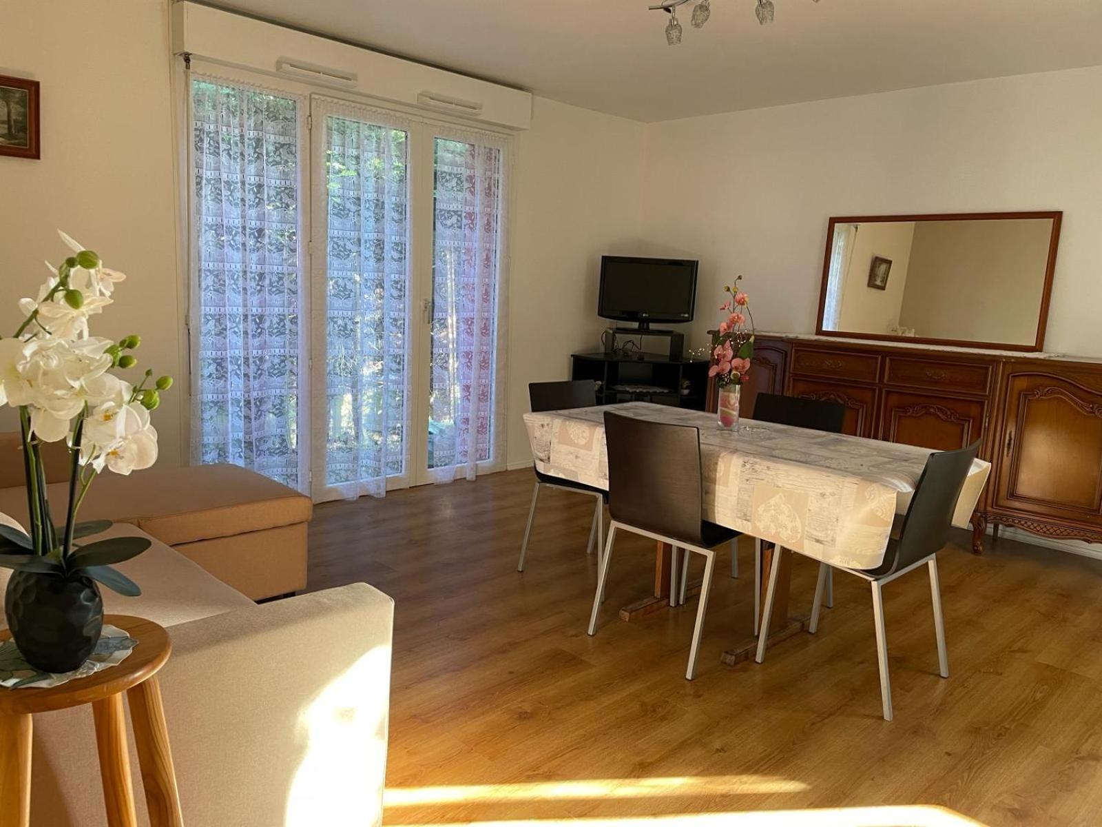 F3 Cosy A Cergy A 10 Minutes De La Gare Cergy Prefecture Et Proche Essec Apartment Exterior photo